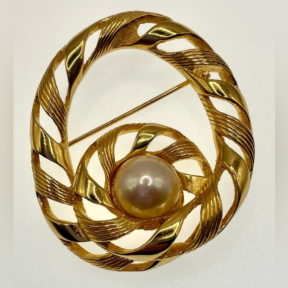 Vintage 70s Signed Christian Dior Runway Couture Gold Plated Faux Pearl Brooch - Picture 6 of 8